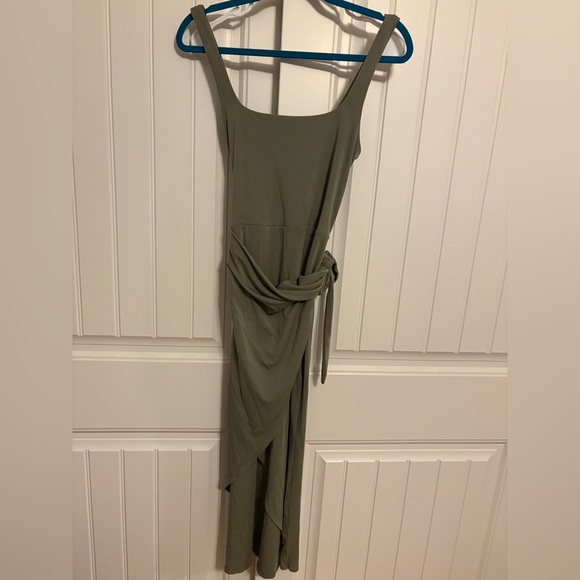 Aritzia Wilfred Olive Green Saturn Midi Dress size M - Picture 5 of 6